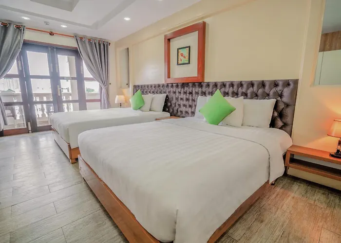 Khách Sạn C’Lavie – Saigon Airport Hotel